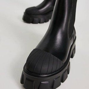 Truffle Collection Women's Chunky Exaggerated Sole Chelsea Boots, UK size 7
